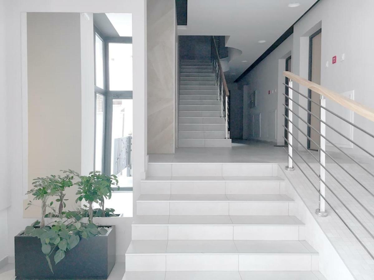 New Central Light Apartment With Private Parking 노비사드 외부 사진