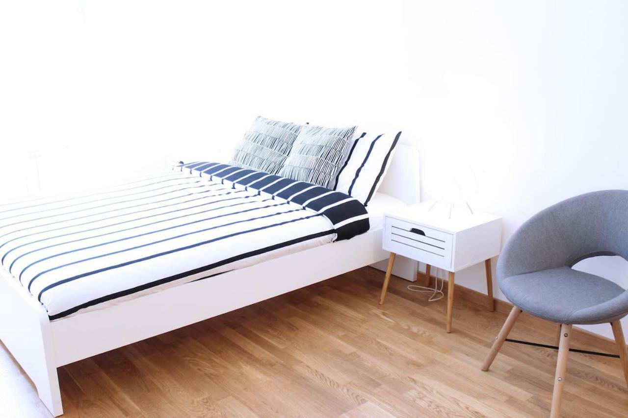 New Central Light Apartment With Private Parking 노비사드 외부 사진
