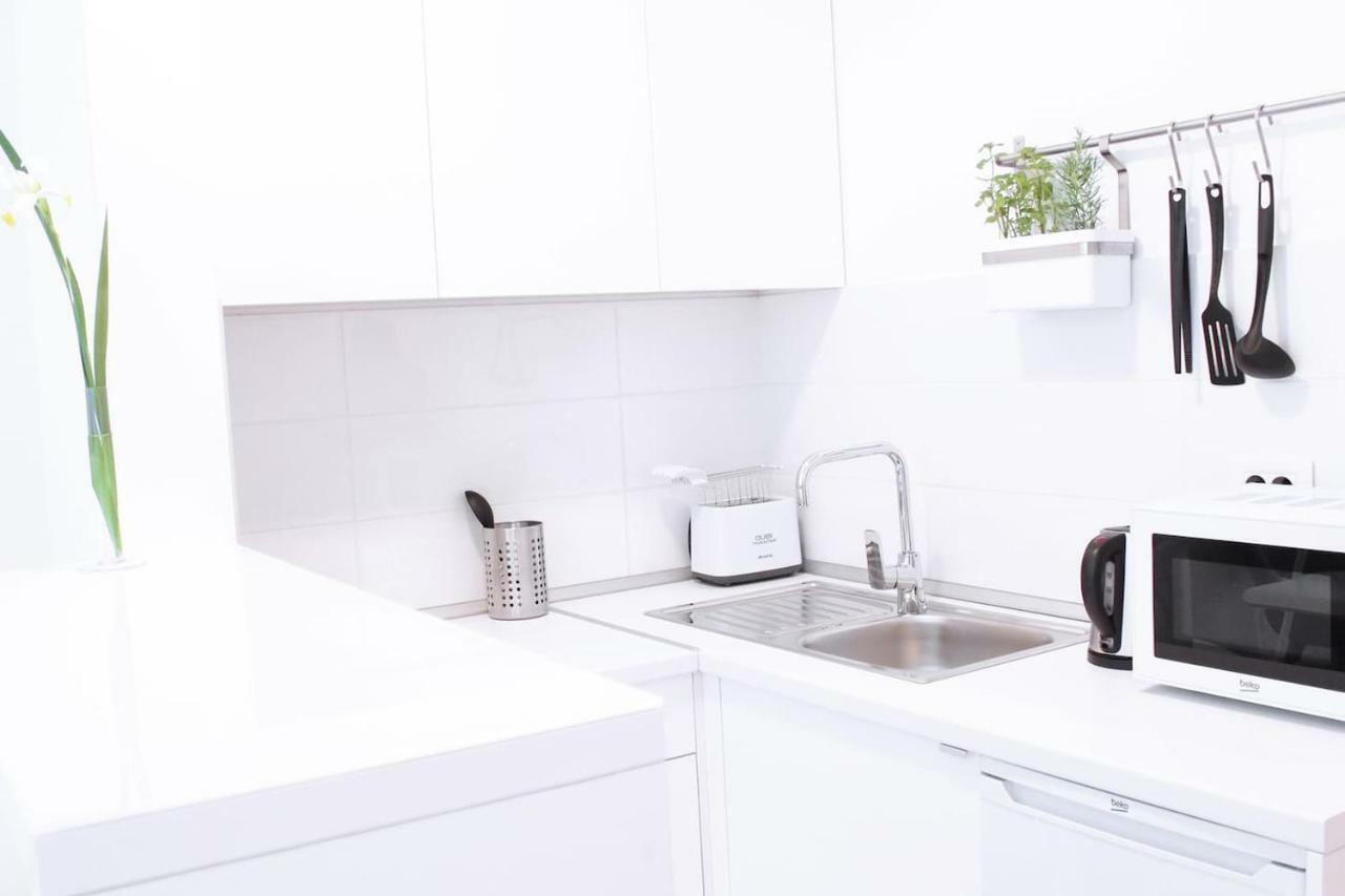 New Central Light Apartment With Private Parking 노비사드 외부 사진